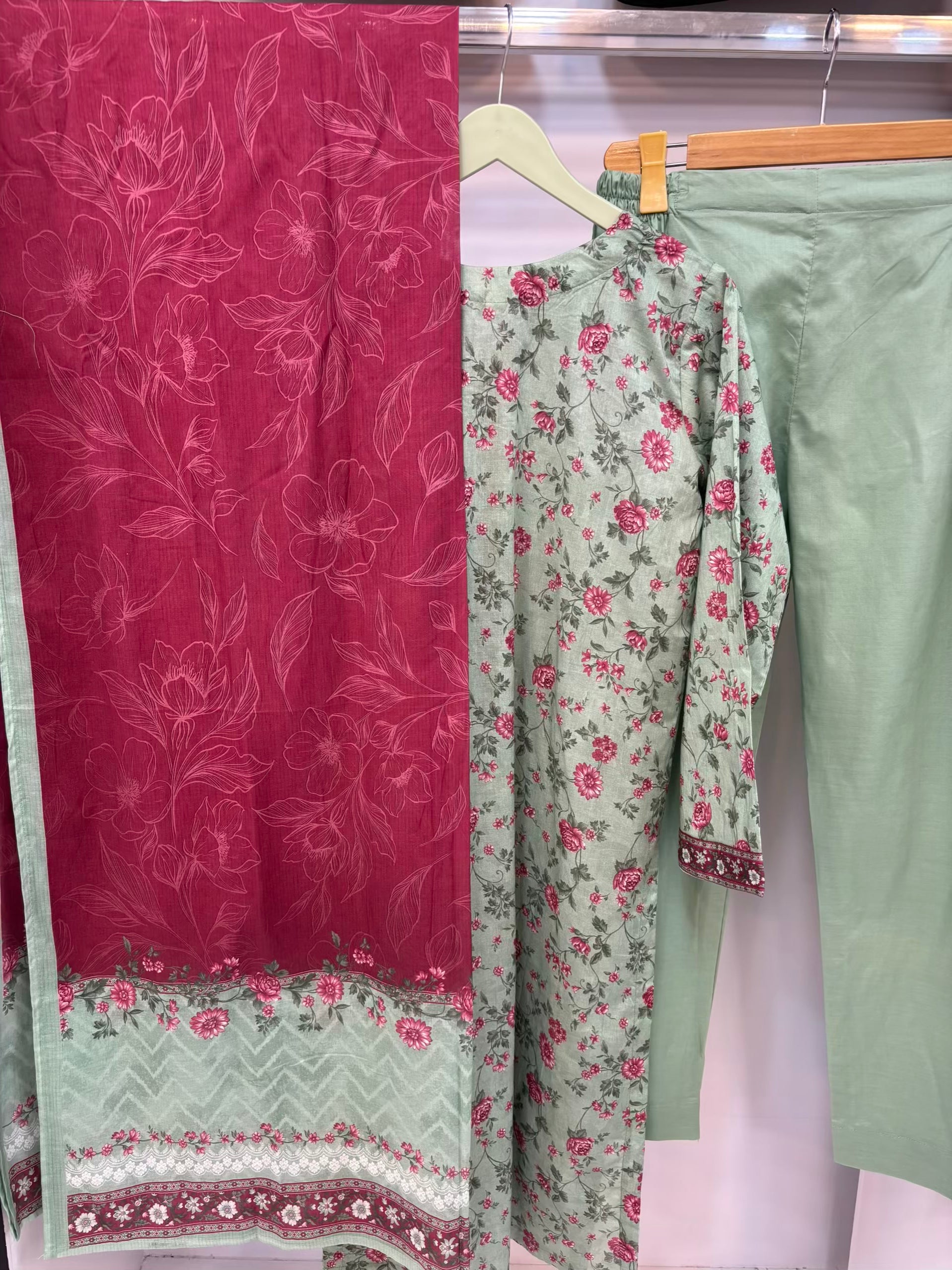 Floral Green Exclusive Printed Lawn PL06-A | Stitched | 3 Piece.