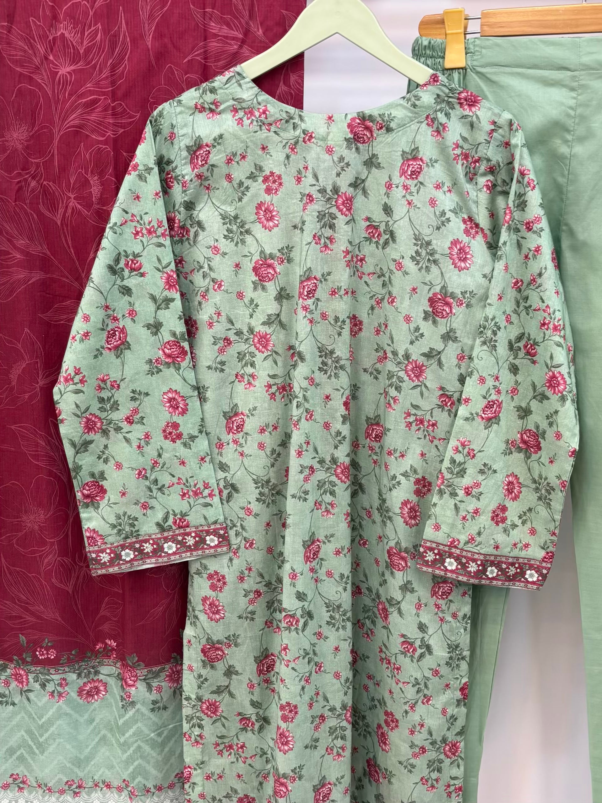 Floral Green Exclusive Printed Lawn PL06-A | Stitched | 3 Piece.