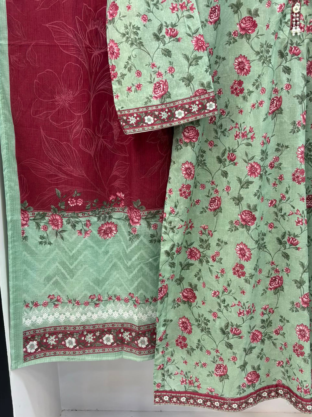 Floral Green Exclusive Printed Lawn PL06-A | Stitched | 3 Piece.