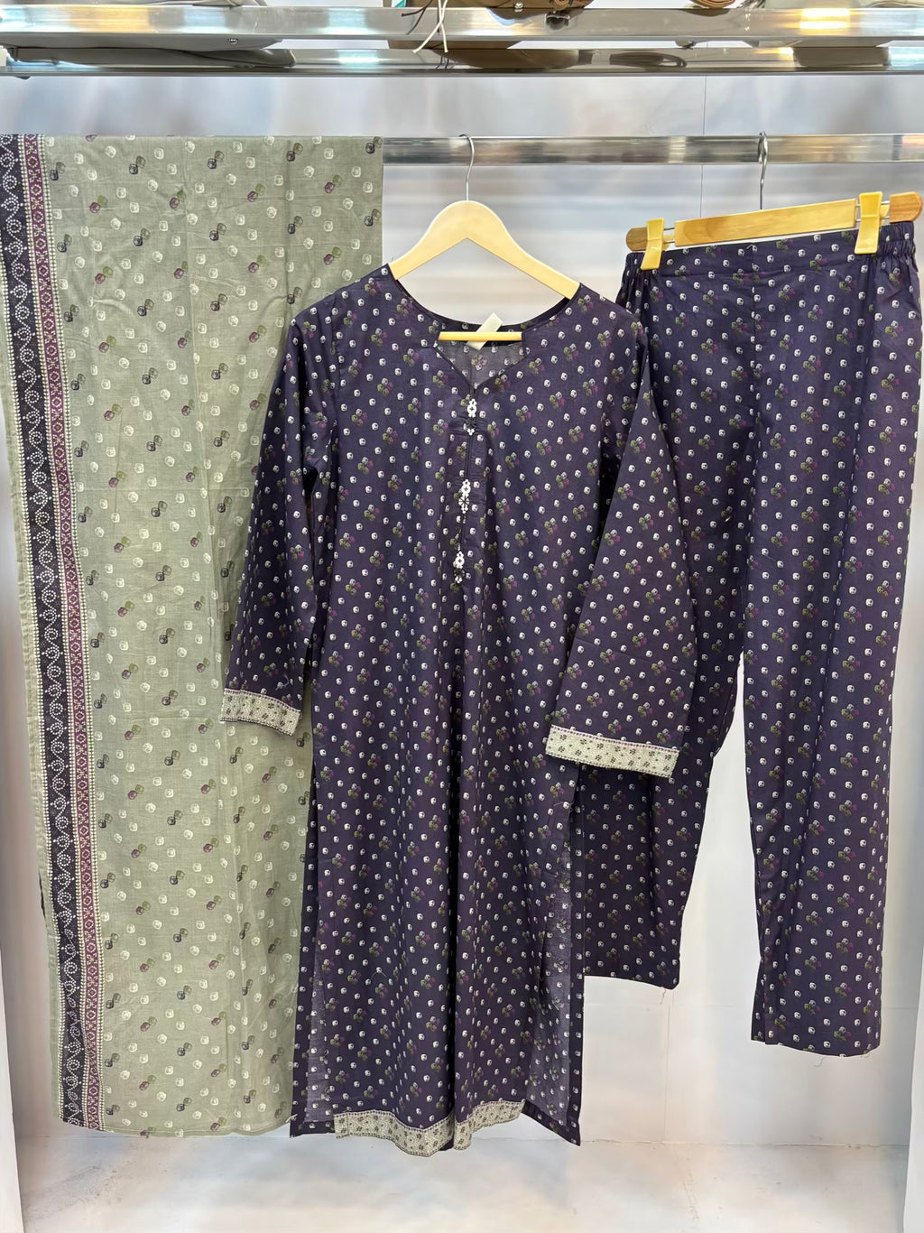 Purple Chunri Exclusive Printed Lawn PL19-H | Summers | Stitched | 3 Piece