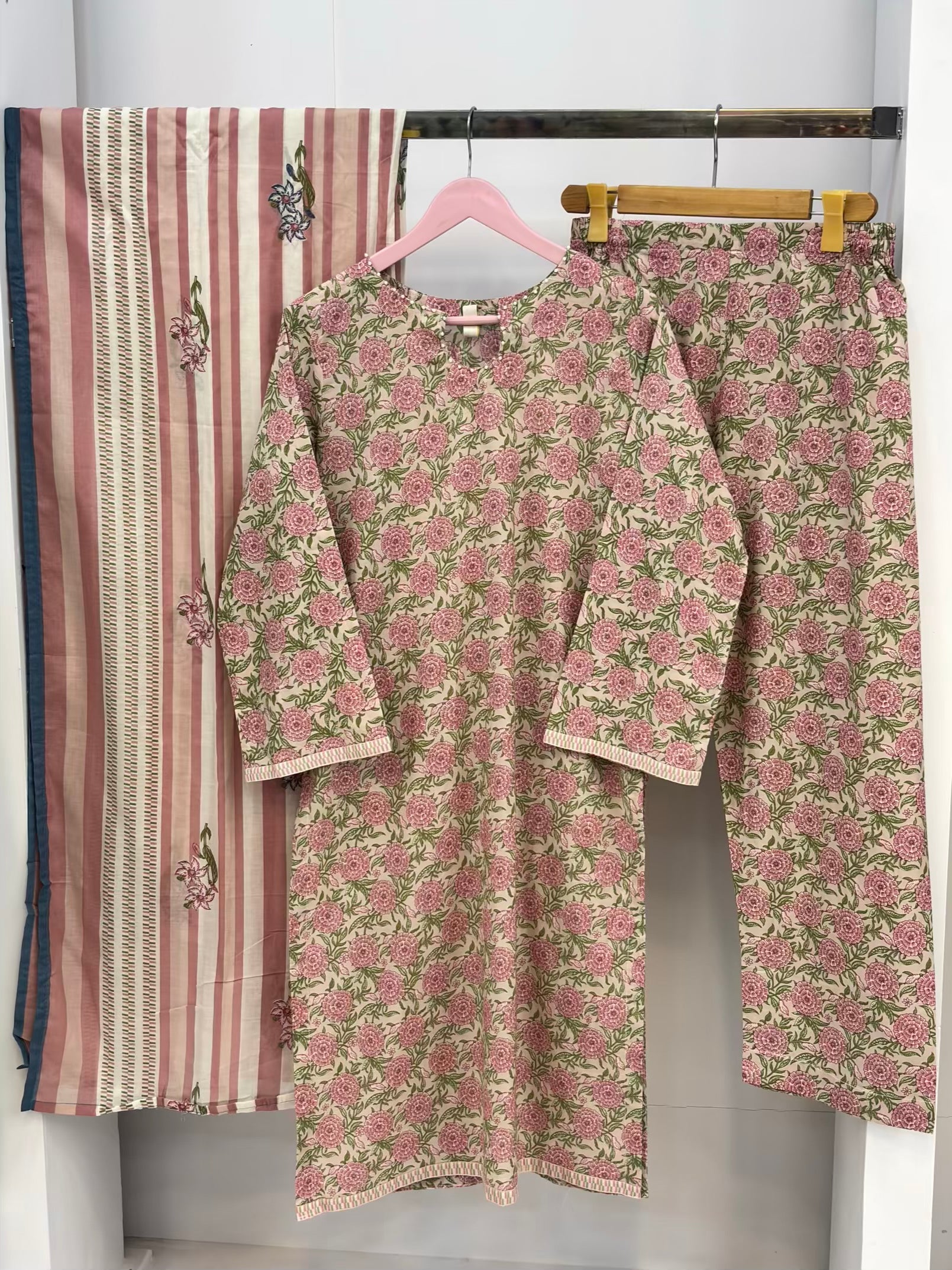 Rose Garden Exclusive Printed Lawn PL19-D | Summer | Stitched | 3 Piece