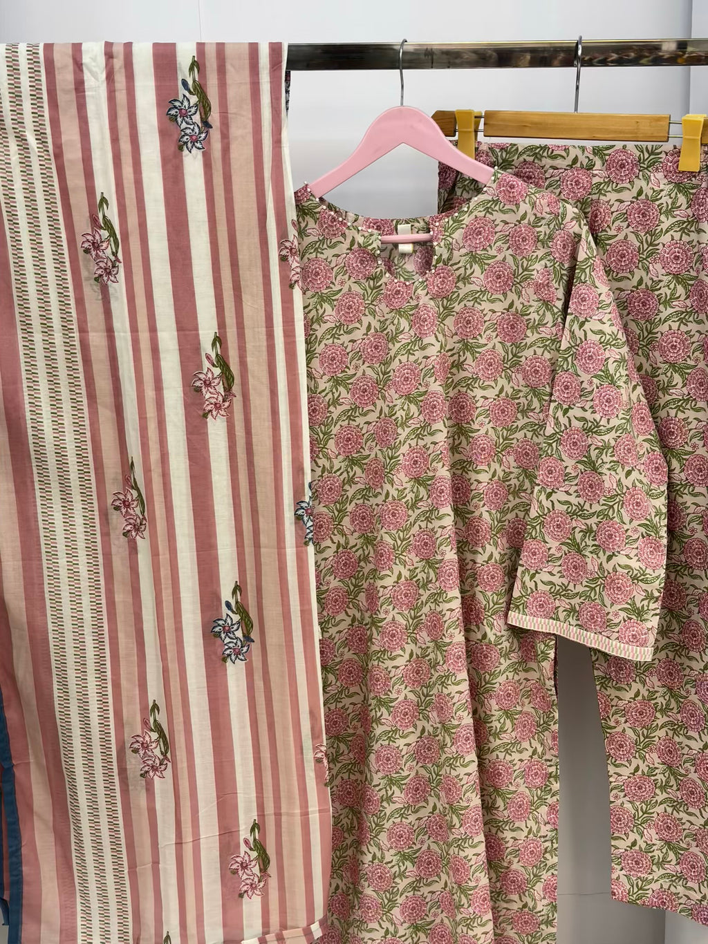 Rose Garden Exclusive Printed Lawn PL19-D | Summer | Stitched | 3 Piece