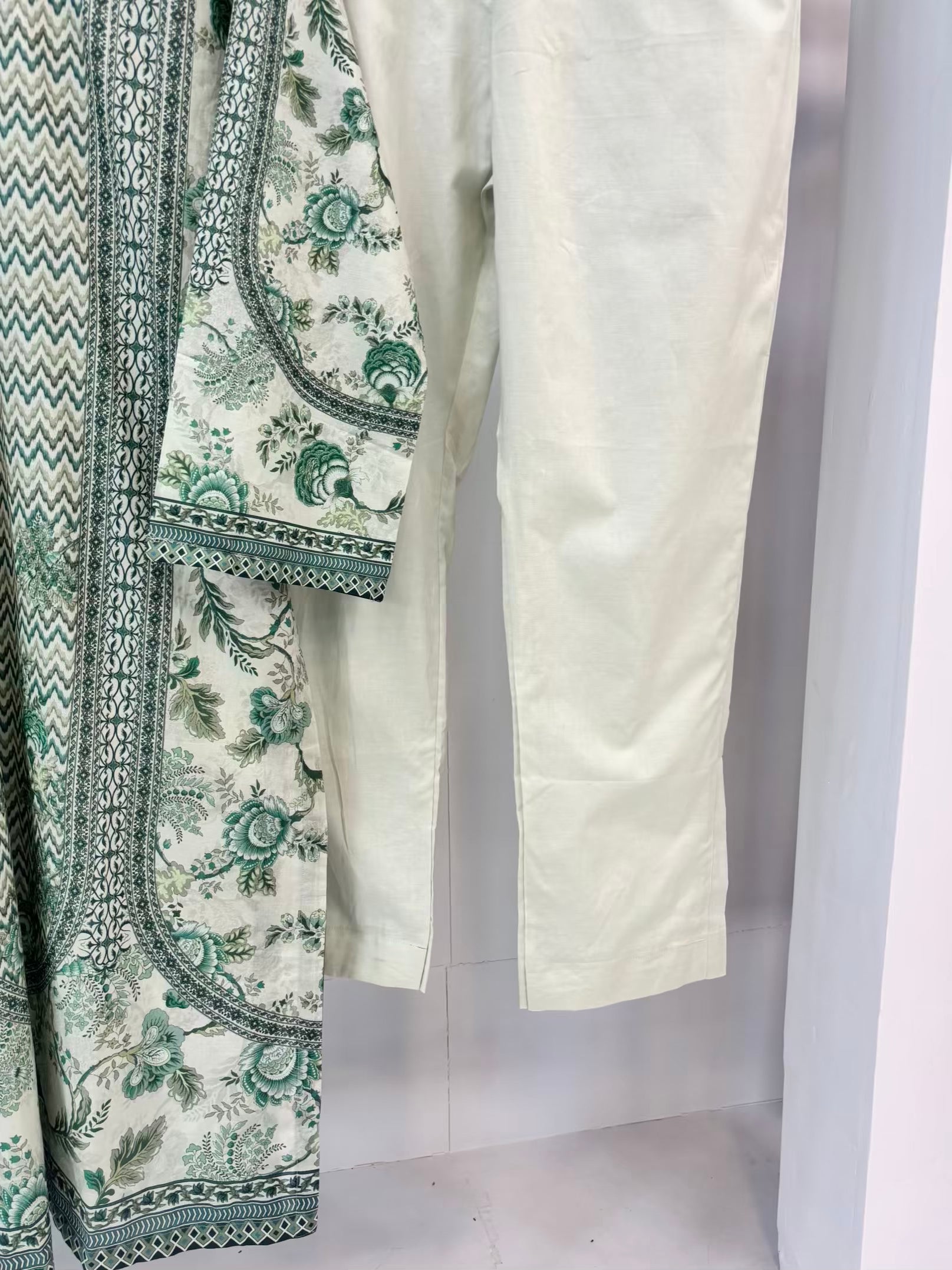 Mint Elegance Exclusive Printed Lawn PL19-A | Stitched | Summers | 3 Piece.