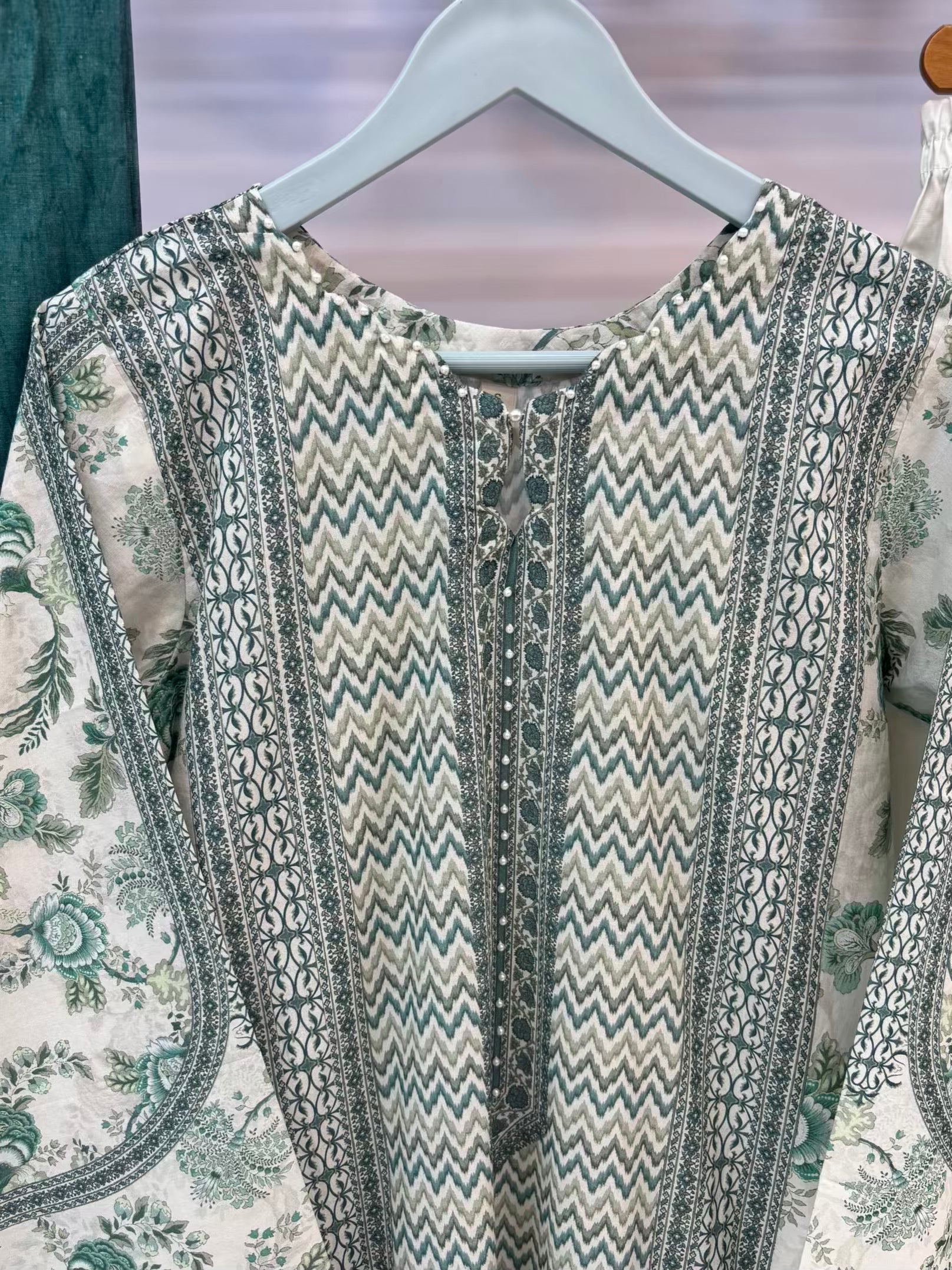 Mint Elegance Exclusive Printed Lawn PL19-A | Stitched | Summers | 3 Piece.